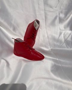 #518 red boots