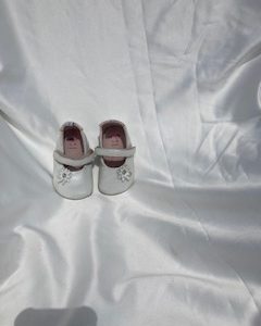 Baby bobux white shoes